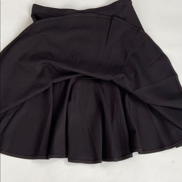 Like new CAbi skater style skirt - Picture 6 of 7
